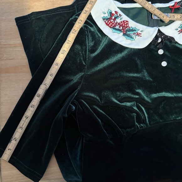 Hell Bunny Dress Size L Holiday Green Velvet Rockabilly Holly Collar Christmas - Picture 8 of 11